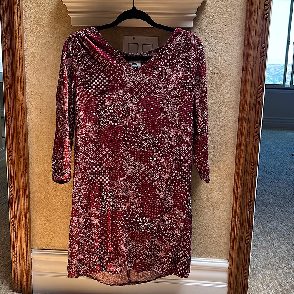 OLD NAVY BURGUNDY FLORAL PATTERN DRESS 🤍